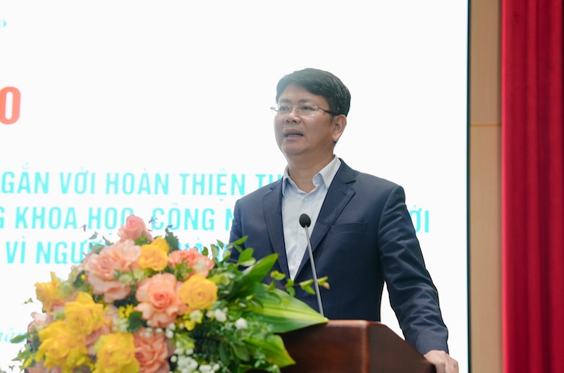 Quản lý thủ tục hành chính theo hướng bảo vệ quyền, lấy người dân và doanh nghiệp làm trung tâm